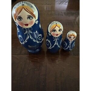 Matryoshka Russian Nesting Dolls Hand‎ Painted Blue Floral Babushka 3 Dolls
